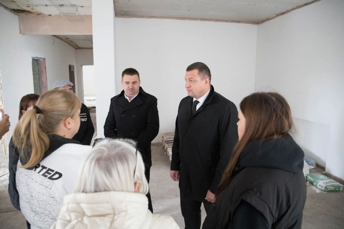 Антон Науменко: Сегодня встретился с родителями школы № 48 в Глинках, которая дополнительно была включена в план ремонта после встречи губернатора с жителями в паводок Антон Науменко: Сегодня встретился с родителями школы № 48 в Глинках, которая дополнительно была включена в план ремонта после встречи губернатора с жителями в паводок