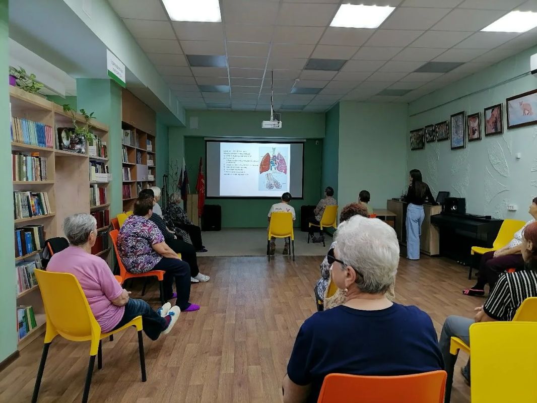Библиотеки объединяют поколения: курганцев всех возрастов приглашают на интересные мероприятия - от ретро-встреч до полезных занятий Библиотеки объединяют поколения: курганцев всех возрастов приглашают на интересные мероприятия - от ретро-встреч до полезных занятий