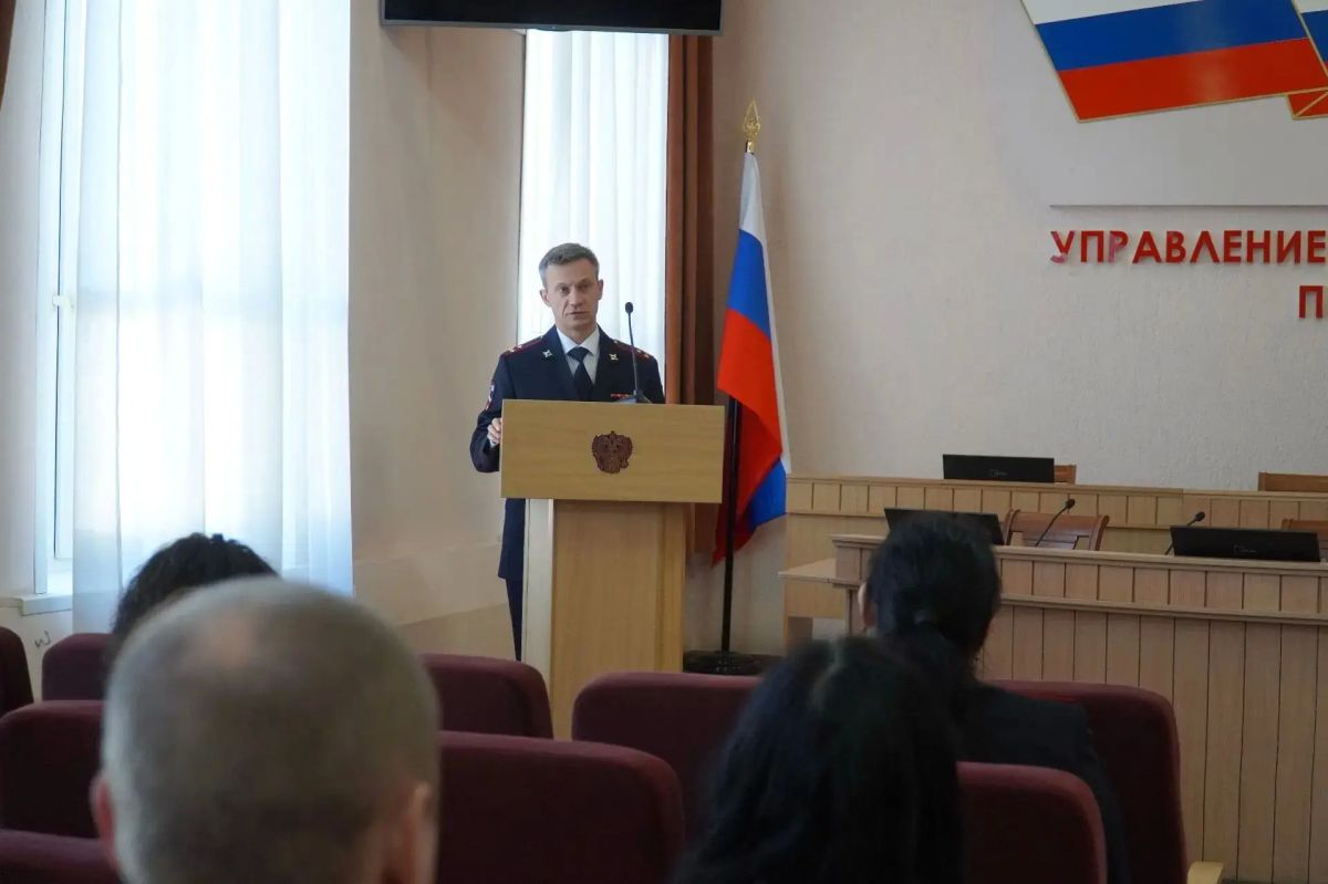 В Управлении МВД России по Курганской области поздравили с профессиональным праздником сотрудников штабных подразделений В Управлении МВД России по Курганской области поздравили с профессиональным праздником сотрудников штабных подразделений