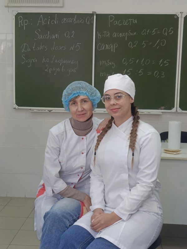 Курганские студенты-фармацевты на один день стали технологами » Курганские студенты-фармацевты на один день стали технологами »