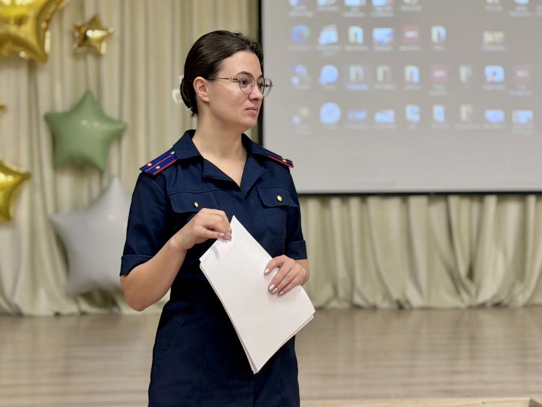 Сотрудники следственного управления провели ознакомительное занятие для кадет профильного класса Сотрудники следственного управления провели ознакомительное занятие для кадет профильного класса