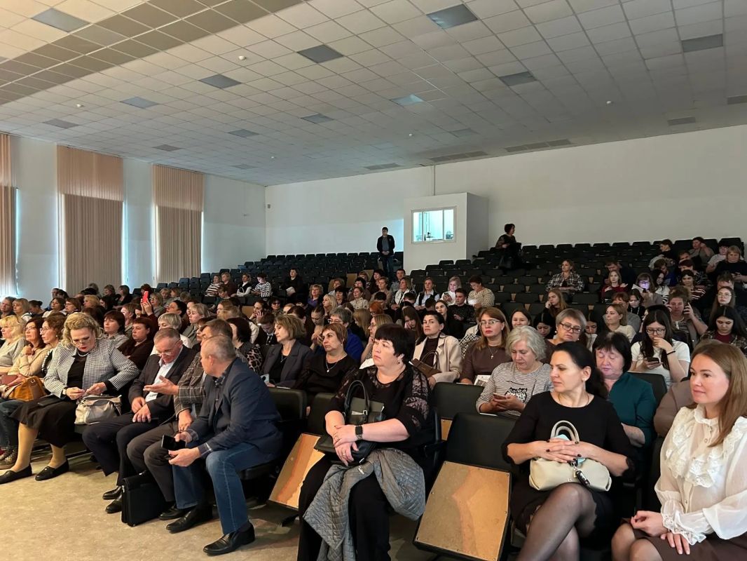 В городе Шадринске прошла межрегиональная научно-практическая конференция «Стратегия здорового долголетия: системный подход к интеграции гериатрической и социальной помощи» В городе Шадринске прошла межрегиональная научно-практическая конференция «Стратегия здорового долголетия: системный подход к интеграции гериатрической и социальной помощи»