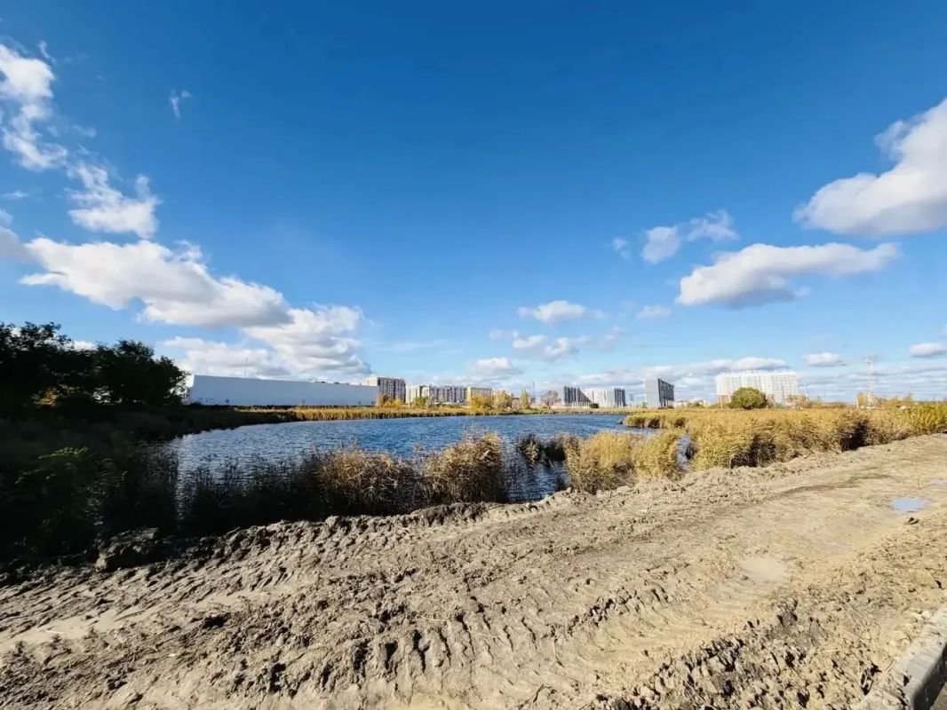 В Кургане продолжается масштабное благоустройство городских территорий — работы идут в разных районах города и охватывают как дворы, так и общественные пространства В Кургане продолжается масштабное благоустройство городских территорий — работы идут в разных районах города и охватывают как дворы, так и общественные пространства