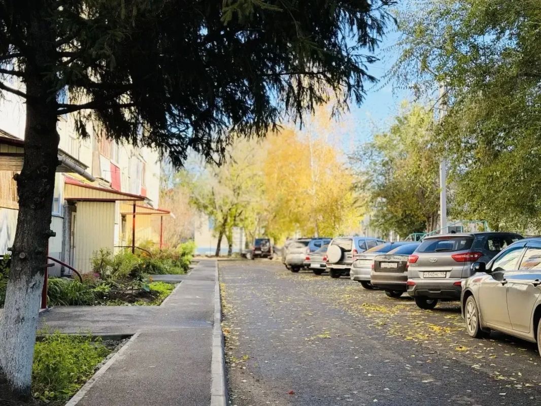 В Кургане продолжается масштабное благоустройство городских территорий — работы идут в разных районах города и охватывают как дворы, так и общественные пространства В Кургане продолжается масштабное благоустройство городских территорий — работы идут в разных районах города и охватывают как дворы, так и общественные пространства
