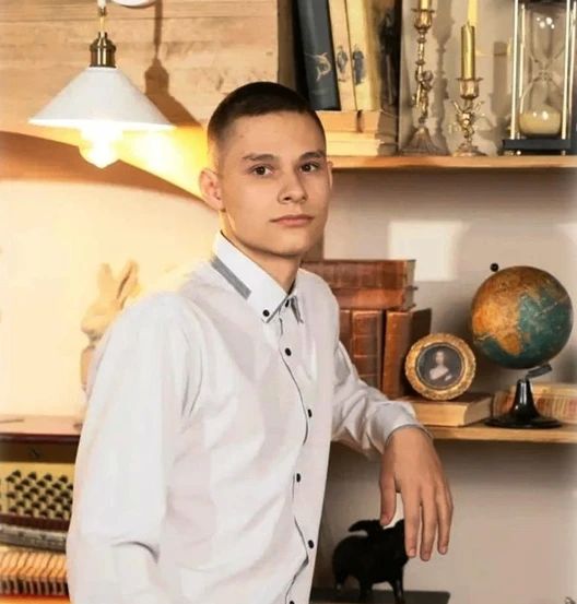 Одним из участников городского конкурса «Ученик года – 2026» стал ученик 11 класса школы № 41 Тимофей Нехороших