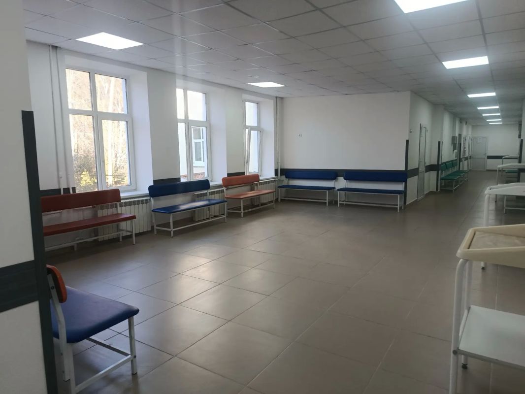 Вадим Шумков: А в детской поликлинике Шадринской городской больницы обновлены пространства для маленьких пациентов и их родителей, продолжаются работы на лестнице, ведущей на третий этаж Вадим Шумков: А в детской поликлинике Шадринской городской больницы обновлены пространства для маленьких пациентов и их родителей, продолжаются работы на лестнице, ведущей на третий этаж