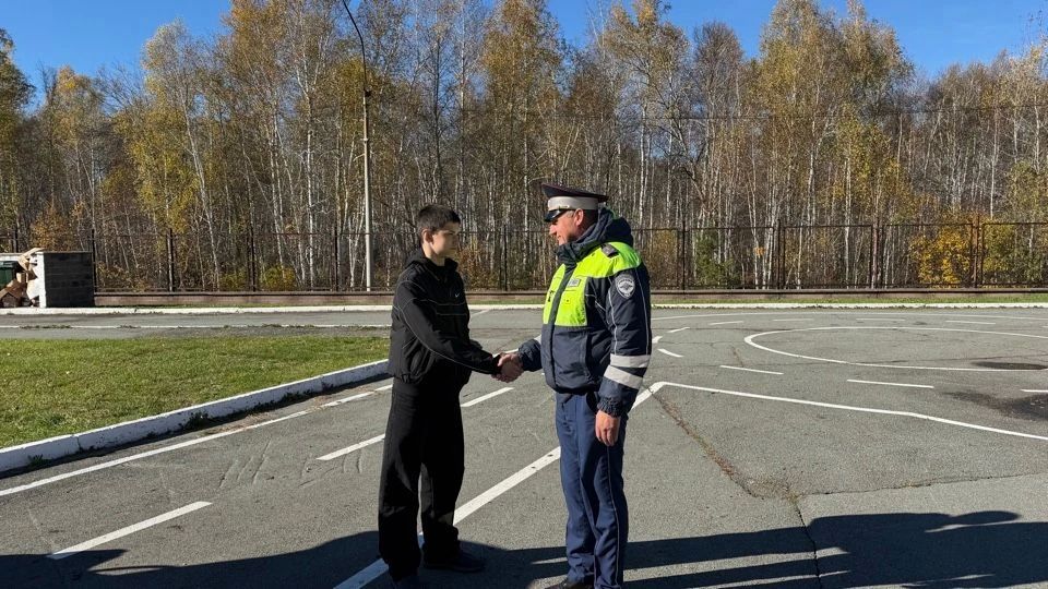 Зауральские полицейские проводят профориентационные мероприятия в лагере «Чумляк» Зауральские полицейские проводят профориентационные мероприятия в лагере «Чумляк»