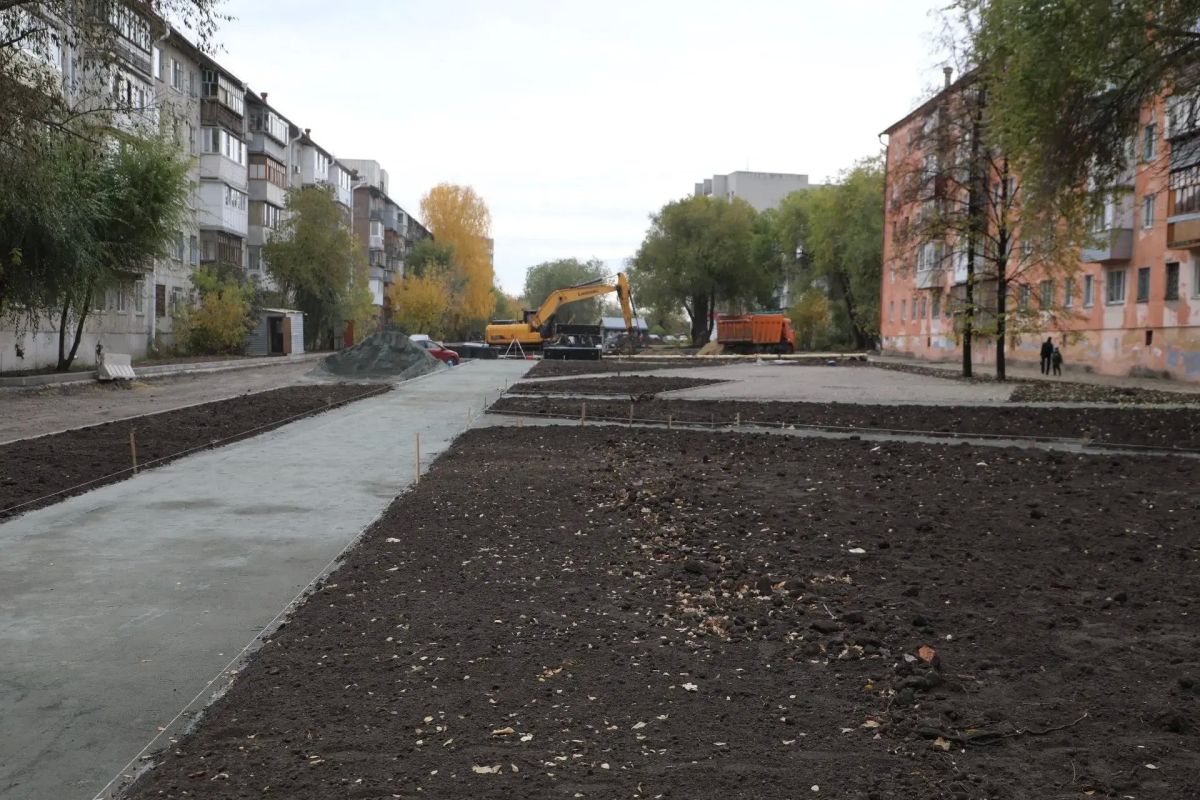 На улице 1 Мая выполняется комплексное благоустройство На улице 1 Мая выполняется комплексное благоустройство