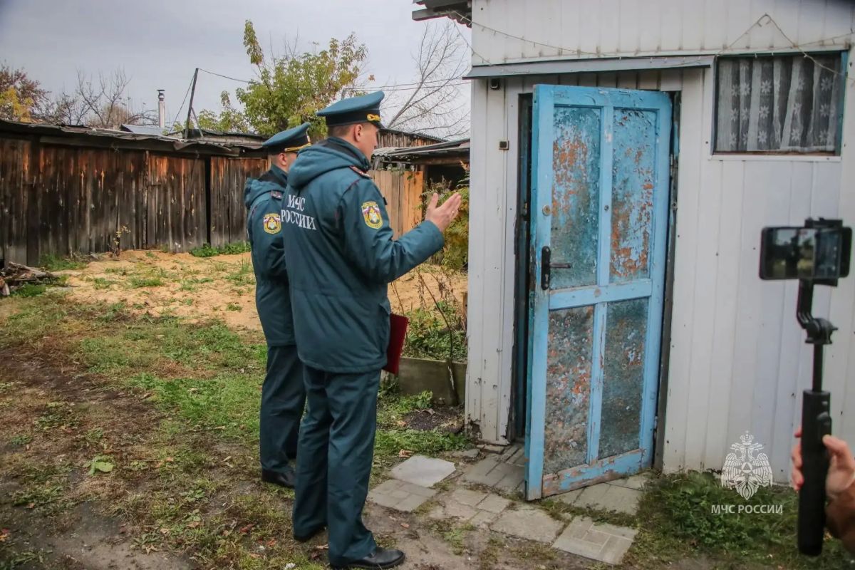 В Кургане прошел рейд по жилому сектору микрорайона Вороновка - сотрудники МЧС России напомнили жителям о безопасном тепле В Кургане прошел рейд по жилому сектору микрорайона Вороновка - сотрудники МЧС России напомнили жителям о безопасном тепле