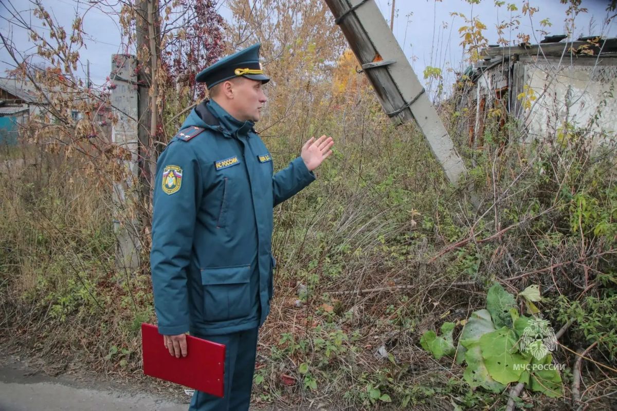 В Кургане прошел рейд по жилому сектору микрорайона Вороновка - сотрудники МЧС России напомнили жителям о безопасном тепле В Кургане прошел рейд по жилому сектору микрорайона Вороновка - сотрудники МЧС России напомнили жителям о безопасном тепле