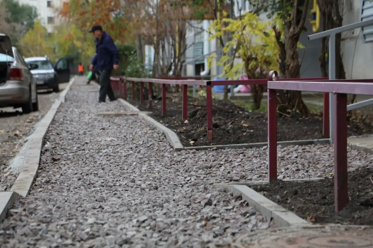 На улице 1 Мая выполняется комплексное благоустройство На улице 1 Мая выполняется комплексное благоустройство