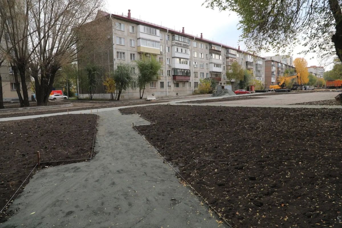 На улице 1 Мая выполняется комплексное благоустройство На улице 1 Мая выполняется комплексное благоустройство