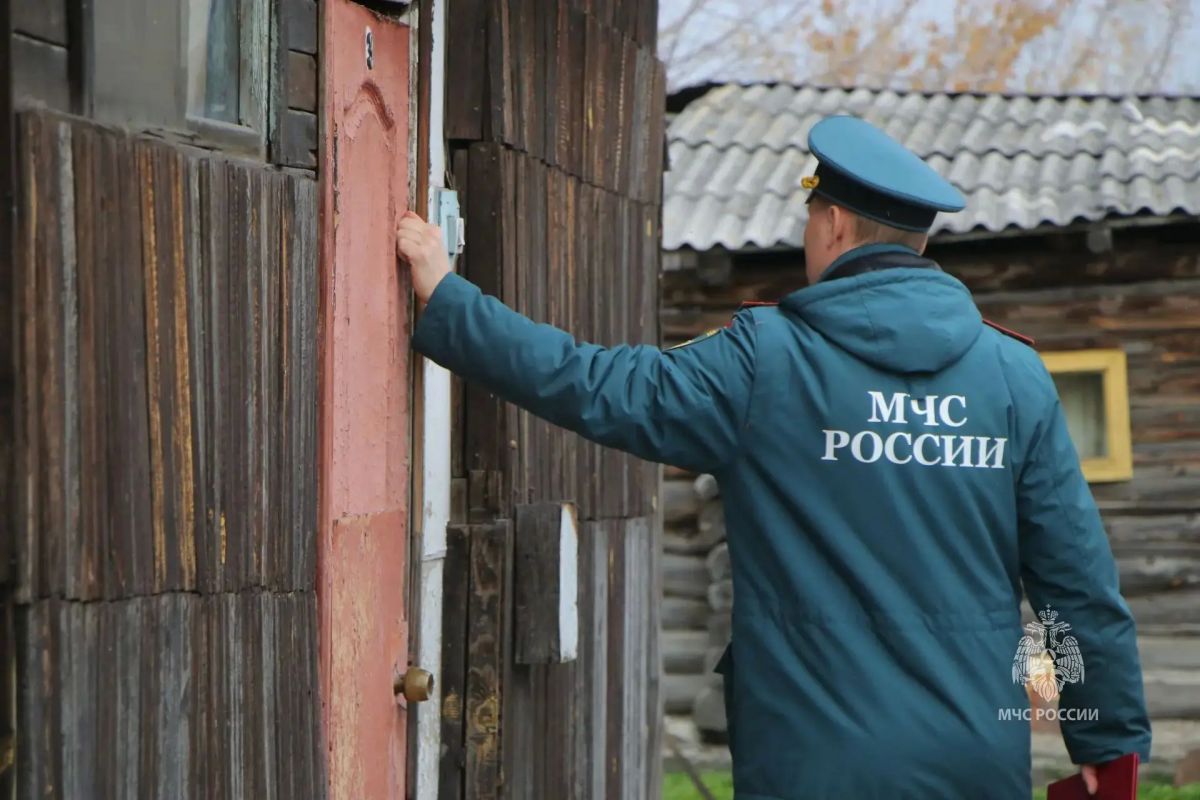 В Кургане прошел рейд по жилому сектору микрорайона Вороновка - сотрудники МЧС России напомнили жителям о безопасном тепле В Кургане прошел рейд по жилому сектору микрорайона Вороновка - сотрудники МЧС России напомнили жителям о безопасном тепле
