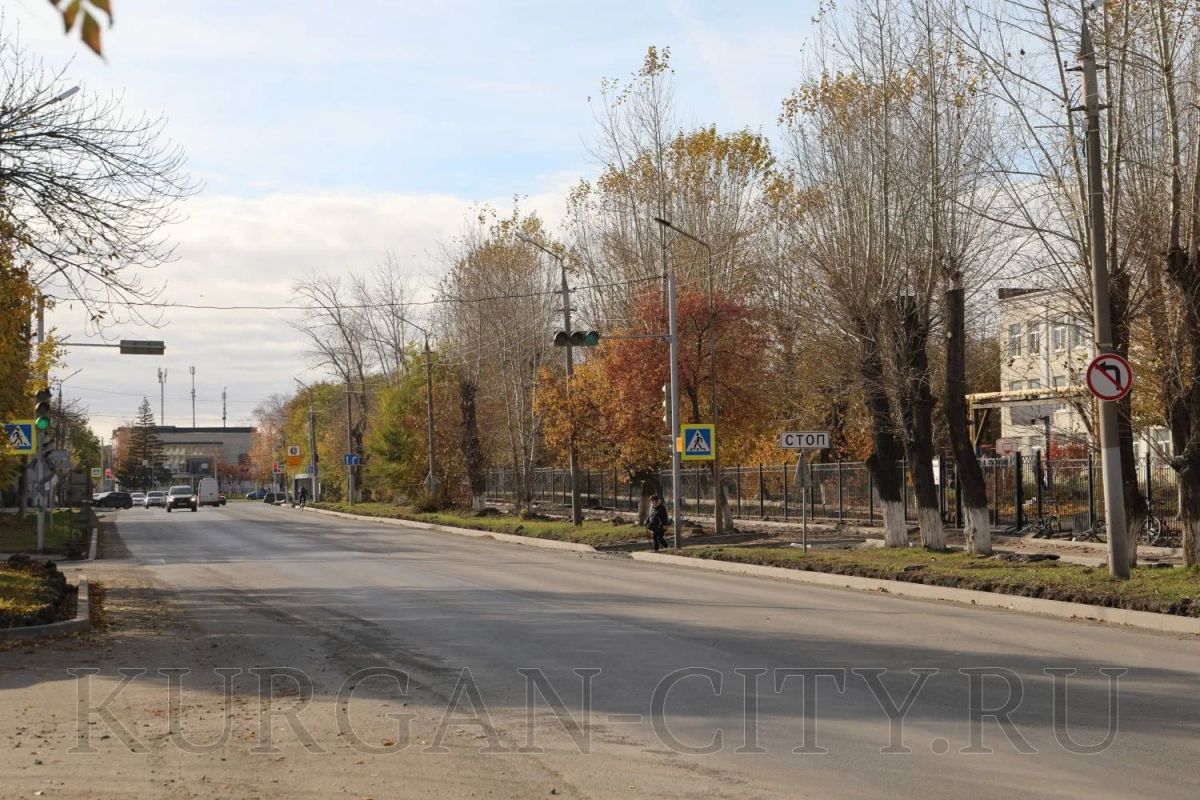 В этом году улица Дзержинского переживает существенные изменения: в рамках комплексного подхода здесь ведутся работы по замене изношенных инженерных коммуникаций и ремонту дорожного полотна В этом году улица Дзержинского переживает существенные изменения: в рамках комплексного подхода здесь ведутся работы по замене изношенных инженерных коммуникаций и ремонту дорожного полотна