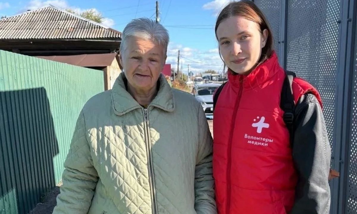 «Здоровое поколение — здоровый город!»: студенты-медики Шадринска рассказали горожанам об удобном способе записи на диспансеризацию через мессенджер Макс «Здоровое поколение — здоровый город!»: студенты-медики Шадринска рассказали горожанам об удобном способе записи на диспансеризацию через мессенджер Макс