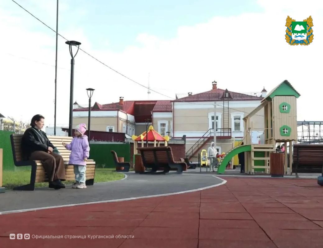 Курган меняется буквально на глазах, и это невозможно не заметить: вместо заброшенных пустырей и старых построек в самом центре города появляются современные и уютные пространства для отдыха Курган меняется буквально на глазах, и это невозможно не заметить: вместо заброшенных пустырей и старых построек в самом центре города появляются современные и уютные пространства для отдыха