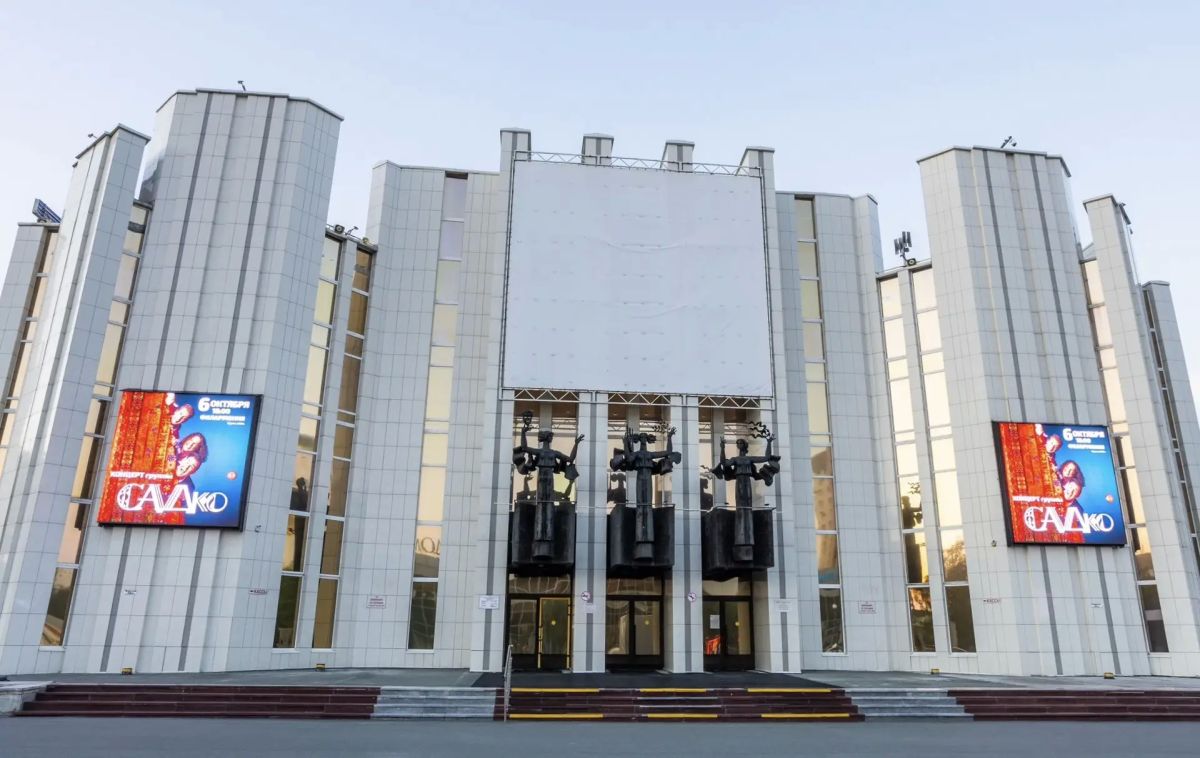 Вадим Шумков: В 2027–2028 годах запланирован капитальный ремонт Курганской областной филармонии и Шадринского драмтеатра