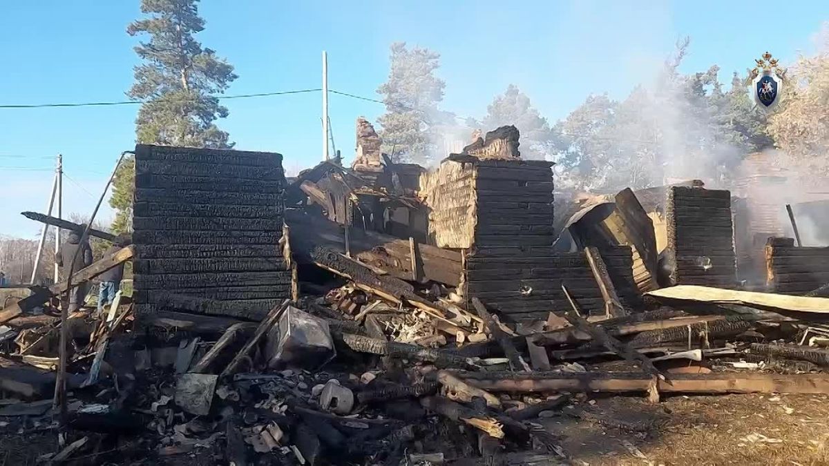 В Каргапольском округе следователи устанавливают обстоятельства гибели двух человек в результате пожара