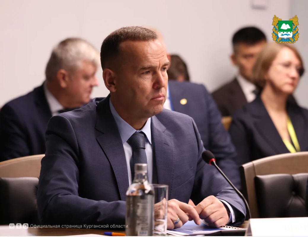 Губернатор Вадим Шумков принял участие в Совете при полномочном представителе Президента РФ в Уральском федеральном округе, который Артём Жога провел сегодня, 27 октября, в рамках XIV Межрегиональной агропромышленной... Губернатор Вадим Шумков принял участие в Совете при полномочном представителе Президента РФ в Уральском федеральном округе, который Артём Жога провел сегодня, 27 октября, в рамках XIV Межрегиональной агропромышленной...