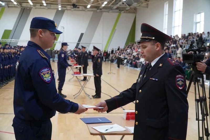 В Кургане начальник регионального УМВД принял участие в церемонии приведения к Присяге первокурсников Зауральского правоохранительного колледжа В Кургане начальник регионального УМВД принял участие в церемонии приведения к Присяге первокурсников Зауральского правоохранительного колледжа