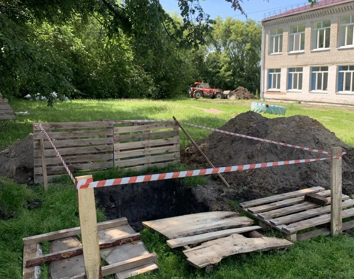 В городе Куртамыше завершается реконструкция водопроводных сооружений — работы идут в рамках проекта «Модернизация коммунальной инфраструктуры» (МКИ) нацпроекта «Инфраструктура для жизни», по инициативе губернатора региона...