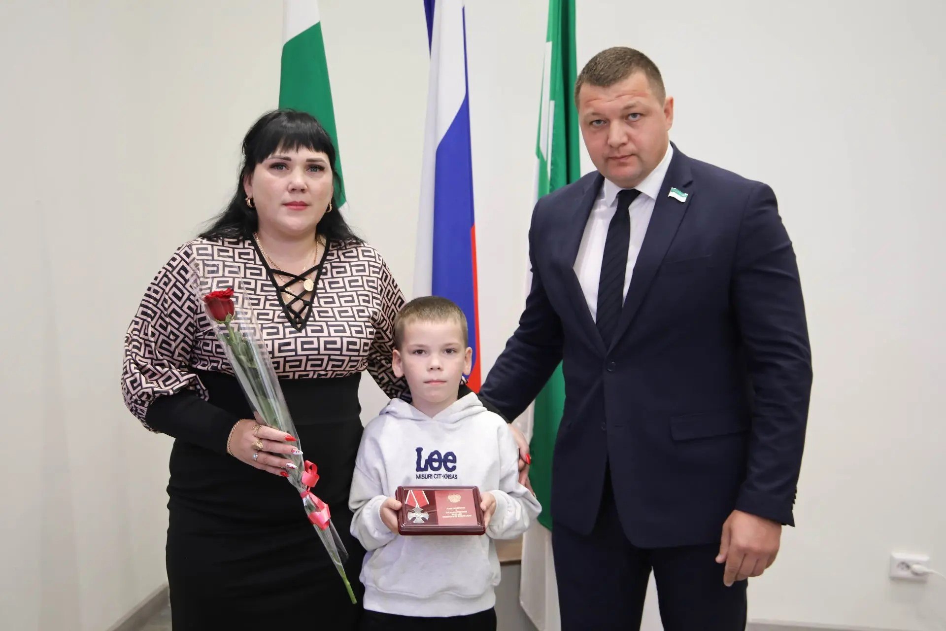 Высшая оценка отваги: кому мэр Кургана Науменко передал Ордена Мужества