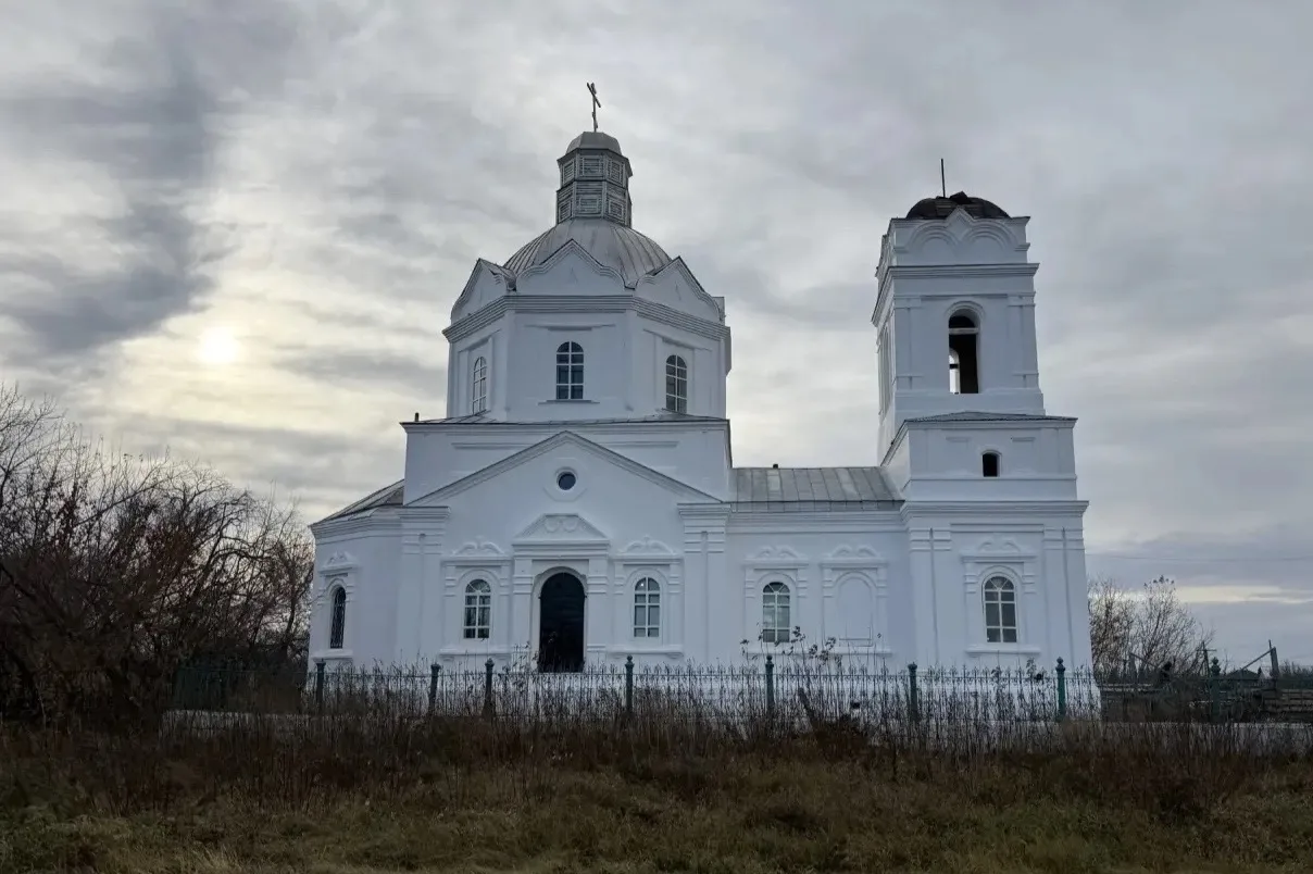 Вадим Шумков: Закончили работы по фасаду на Троицкой церкви в с. Лисье Лебяжьевского МО. В следующем году проведём работы по кровле и завершим восстановление очередного храма