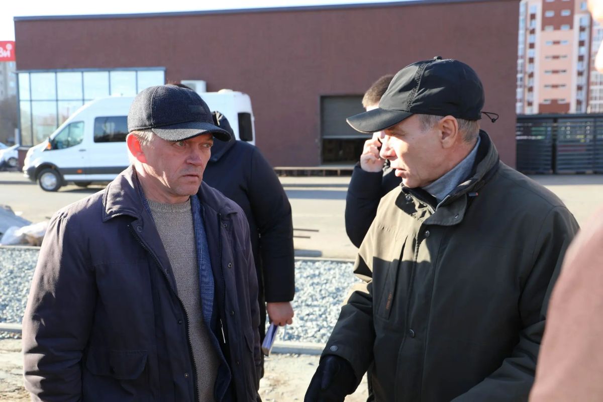 Антон Науменко: Ведутся работы по обратной засыпке, восстановлению газона и пешеходной дорожки на Илизарова. В этом году на проспекте Маршала Голикова, вдоль улиц Илизарова и Фарафонова заменили порядка 1 км теплосети Антон Науменко: Ведутся работы по обратной засыпке, восстановлению газона и пешеходной дорожки на Илизарова. В этом году на проспекте Маршала Голикова, вдоль улиц Илизарова и Фарафонова заменили порядка 1 км теплосети