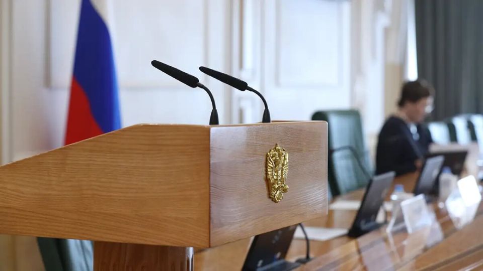 В российском парламенте предложили кардинально увеличить не облагаемую налогом матпомощь