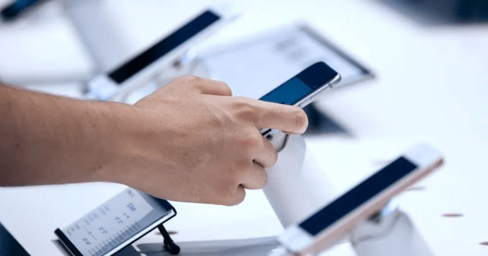 Стоит ли спешить с покупкой смартфона: причины подождать после релиза