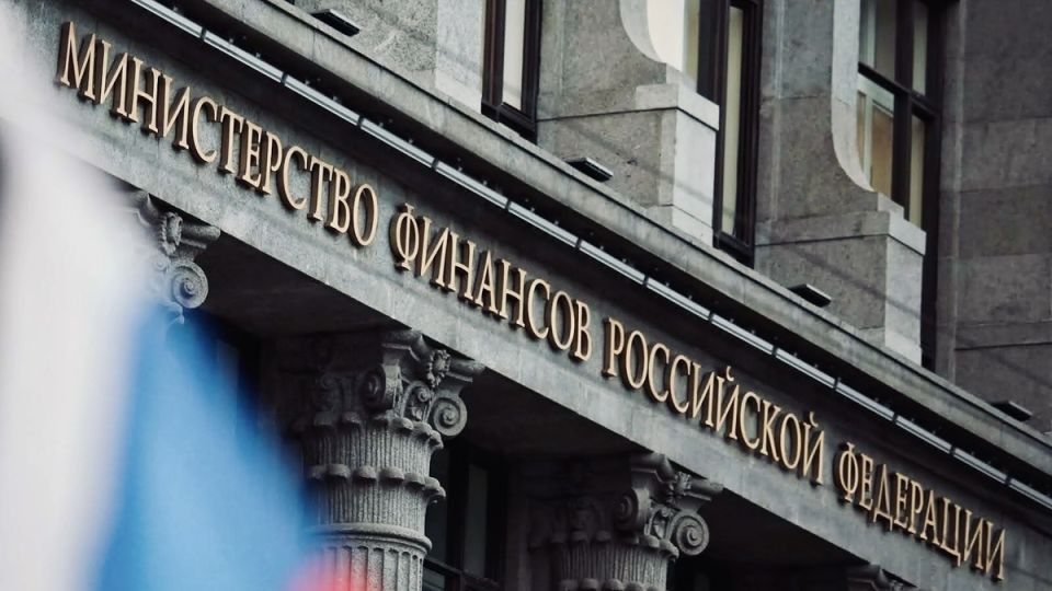 Где лучше хранить сбережения в 2025 году: взгляд экспертов