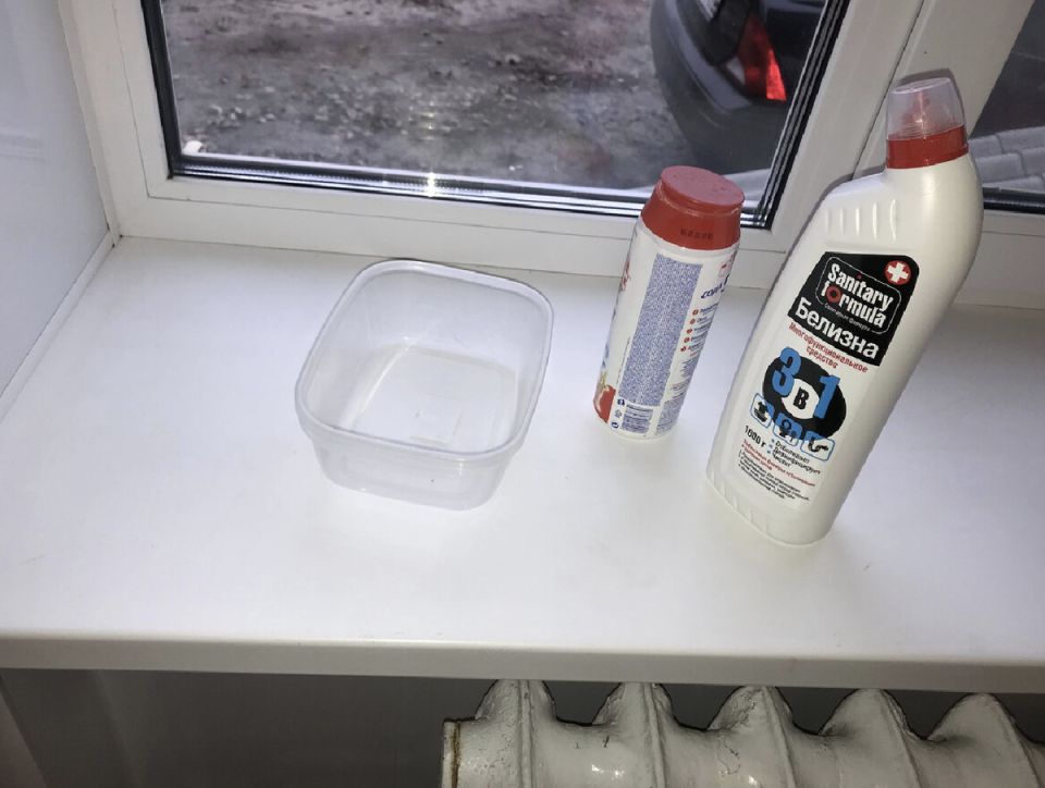 Эффективные методы очистки подоконника от пятен и клея