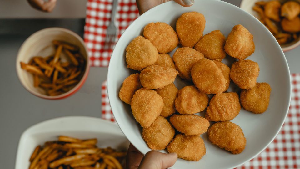 Только с этой хитростью наггетсы получатся как в ресторане: сразу жарить нельзя