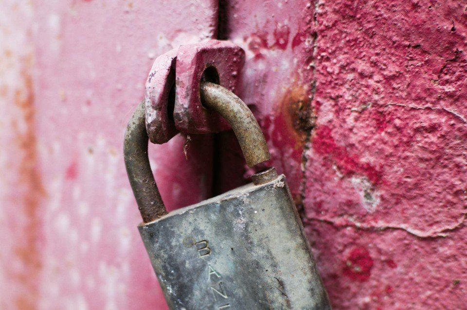 Почему управляющая компания должна отвечать за ущерб вашему автомобилю